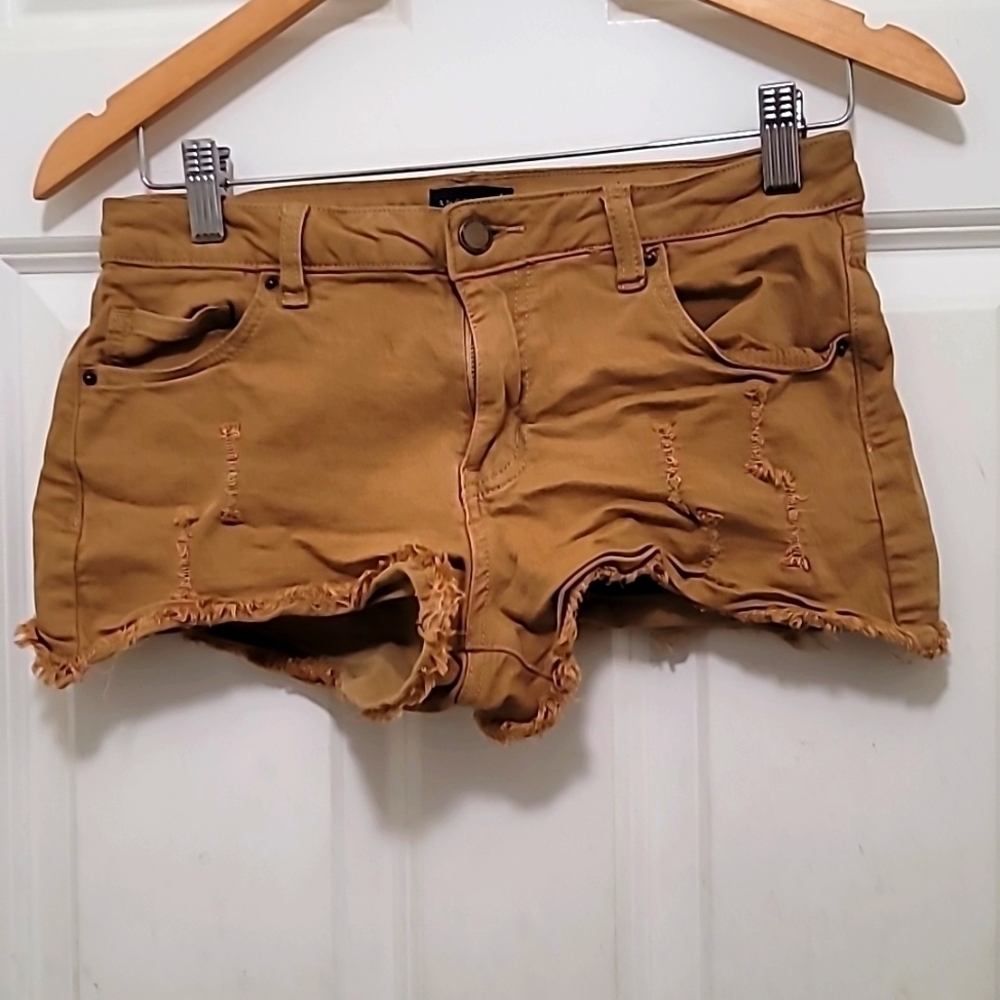 ANGEL KISS JUNIOR REFUGE‎ GOLD SHORT SHORTS SIZE 7